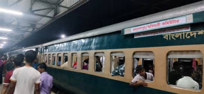 গোপালগঞ্জ-ঢাকা কমিউটার ট্রেন: এক মাসে ২১ হাজার যাত্রী, আয় ২৬ লাখ ৭১ হাজার টাকা