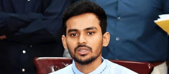 যে কারণে হঠাৎ রাজনীতি ছাড়ার ঘোষণা আসিফ মাহমুদের