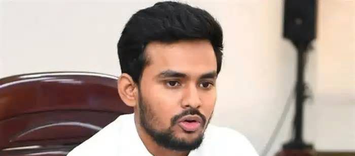 আসিফ মাহমুদের সম্পদ ও লেনদেনের তথ্য চেয়ে আর্থিক গোয়েন্দা সংস্থায় চিঠি