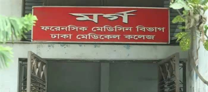 শনির আখড়ায় মহাসড়কের মাঝখানে পড়েছিল যুবকের মরদেহ