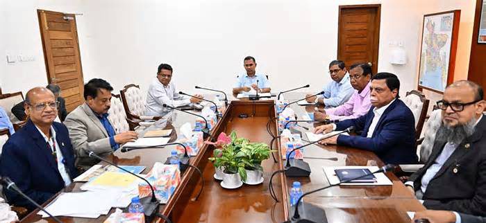 গুলশান-ধানমন্ডিসহ ঢাকার ৫ লেকের দূষণ রোধে সমন্বিত উদ্যোগের নির্দেশ প্রধানমন্ত্রীর