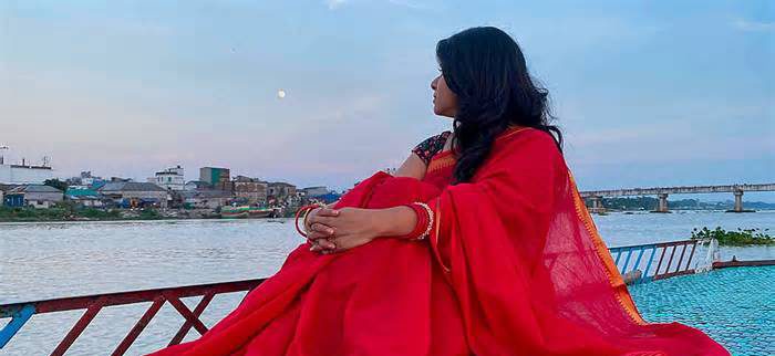 ঢাকার কাছাকাছি নদীর পাড়ে একদিন