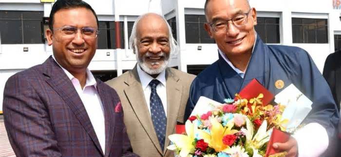 ঢাকায় ভুটানের প্রধানমন্ত্রীর সংক্ষিপ্ত যাত্রাবিরতি