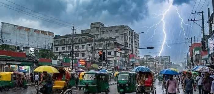 কক্সবাজারসহ ১১ অঞ্চলে ঝড়ের শঙ্কা, নদীবন্দরে সতর্কতা