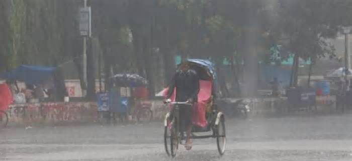 রাজধানীতে বৃষ্টি-তাপমাত্রা নিয়ে দুঃসংবাদ