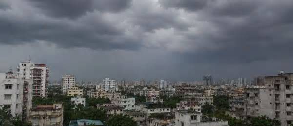 রাতে ঢাকায় বৃষ্টি নিয়ে যে বার্তা দিলো আবহাওয়া অফিস