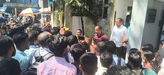 প্রাথমিকে সহকারী শিক্ষক: সুনামগঞ্জে নিয়োগপত্র বঞ্চিতদের বিক্ষোভ