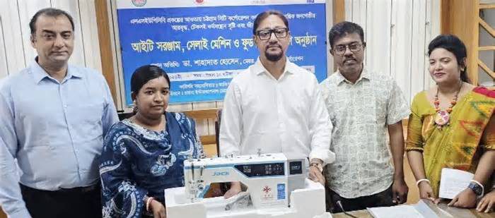 দরিদ্রদের শুধু অর্থ সহায়তা যথেষ্ট নয়, দরকার কর্মসংস্থান-দক্ষতা উন্নয়ন