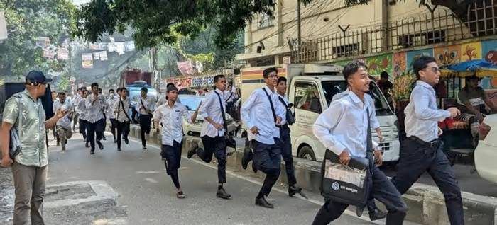 ঢাকা কলেজ ও আইডিয়াল কলেজের শিক্ষার্থীদের সংঘর্ষ