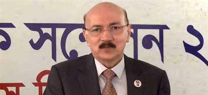শেখ হাসিনার সাবেক সামরিক উপদেষ্টা তারিক সিদ্দিককে দুদকে তলব