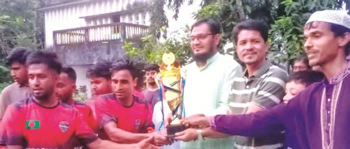 মিতিঙ্গাছড়ি এসডিজি ভিলেজে প্রীতি ফুটবল ম্যাচ