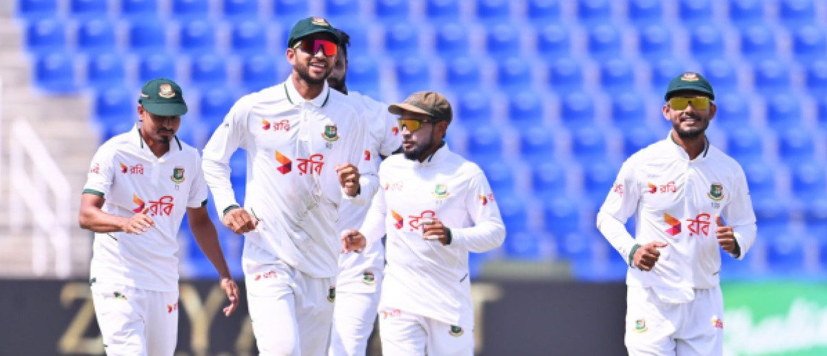 জোড়া উইকেট তুলে নিয়ে চা-বিরতিতে বাংলাদেশ