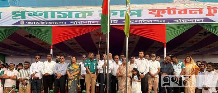 বরিশালে বিসিসি প্রশাসক কাপ ফুটবল টুর্নামেন্ট–২০২৬ শুরু