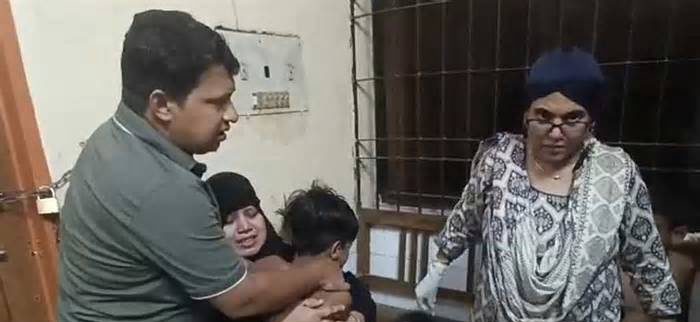 ব্রাহ্মণবাড়িয়ায় ২০ জনকে কামড় দেওয়া কুকুরকে পিটিয়ে মারল জনতা