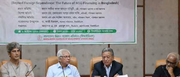 বৈদেশিক সহায়তা কমায় ২,২০০ এনজিওর অর্থায়ন ঝুঁকিতে: বিআইডিএস