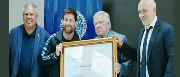 ডক্টরেট উপাধি পেলেন মেসি