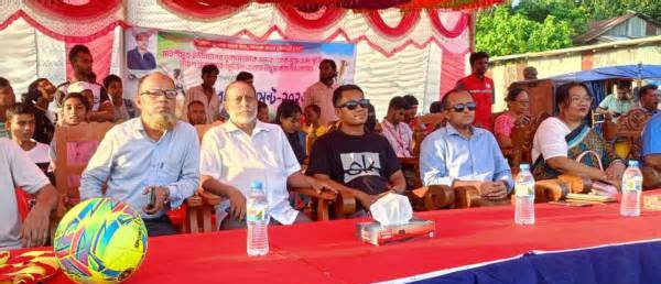 লংগদুতে আরাফাত রহমান কোকো স্মৃতি ফুটবল টুর্নামেন্টের উদ্বোধন
