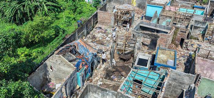অর্ধশত বছর দখলমুক্ত সরকারি জমি