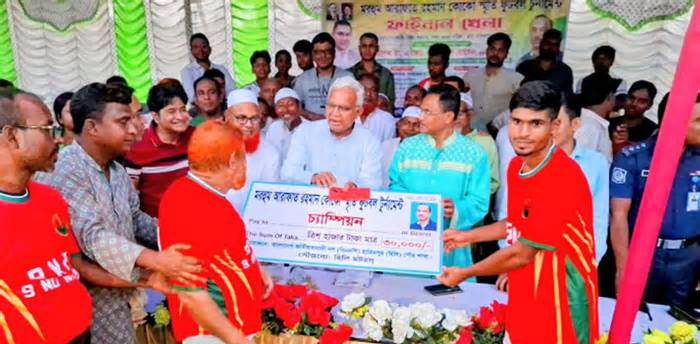 হিলিতে কোকো স্মৃতি ফুটবল টুর্নামেন্টের ফাইনালে রাঙ্গামাটির শিরোপা জয়