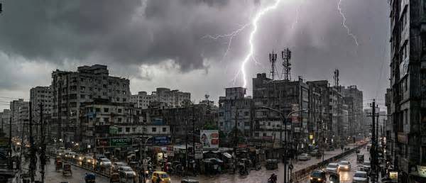 সারা দেশে বজ্র ও ভারী বৃষ্টির আভাস