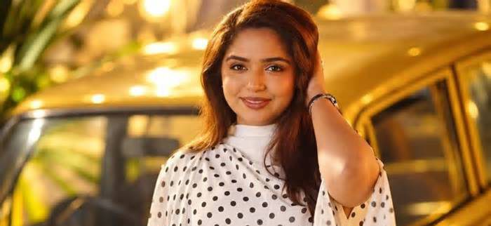 কবে বিয়ে করবেন, জানালেন অভিনেত্রী সুমাইয়া হিমি | Boishakhi Online
