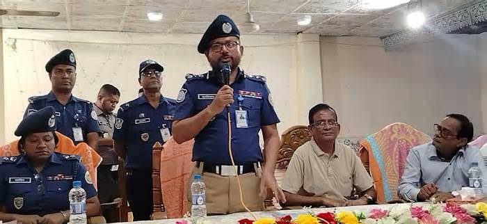পূজায় গুজবে কান না দিয়ে সতর্ক থাকার আহ্বান বরিশাল রেঞ্জ ডিআইজির