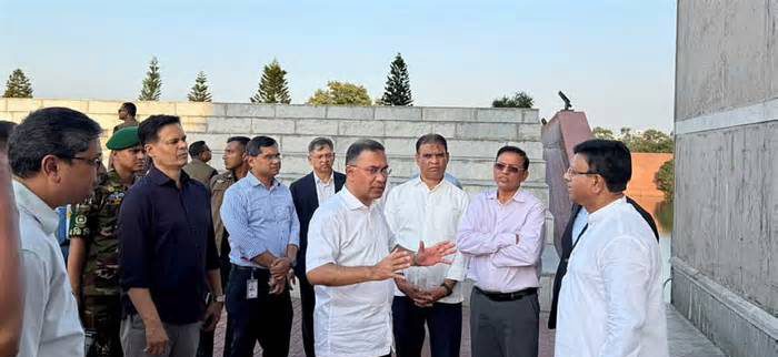 সংসদ ভবন প্রাঙ্গণ পরিচ্ছন্ন ও সংস্কারের নির্দেশ প্রধানমন্ত্রীর