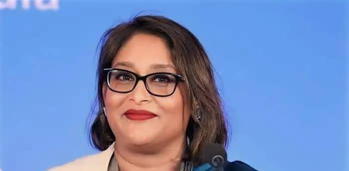 প্রতারণার অভিযোগে পুতুলের বিরুদ্ধে দুদকের চার্জশিট