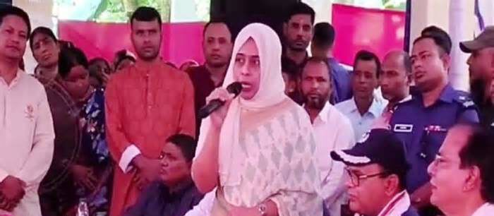 দেড় মিনিটের বক্তব্যে ২৫ বার ‘স্যার’ সম্বোধন!
