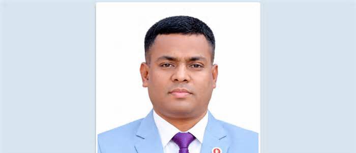 এমপির বক্তব্যে ইউএনওর হাততালি, সমালোচনার মুখে বললেন ‘ভাইরাল হতে চাই’