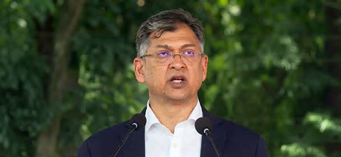 দেশে ফ্যাসিস্ট বা পলাতক অপরাধীকে অপতৎপরতা চালানোর সুযোগ দেওয়া হবে না: স্বরাষ্ট্রমন্ত্রী