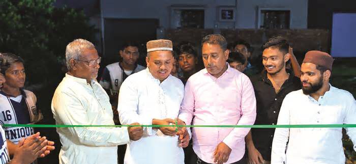 রাউজান ইউনিক ফুটবল ক্লাবের খেলোয়াড়রা পেল নতুন মাঠ
