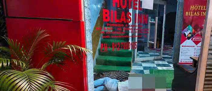 আসামে হোটেলে গোলাগুলি, নিহত ৫