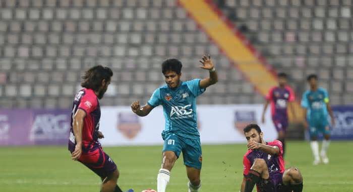 এবিজি ইউনিভার্সিটি কাপ ফুটবলে আইইউবি-ইউআইইউয়ের ম্যাচ ড্র