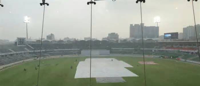 বৃষ্টিতে বন্ধ খেলা