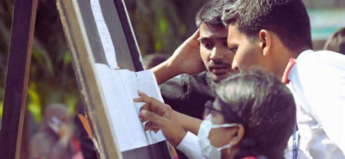 পাসের হারে শীর্ষে ঢাকা, সবার নিচে বরিশাল